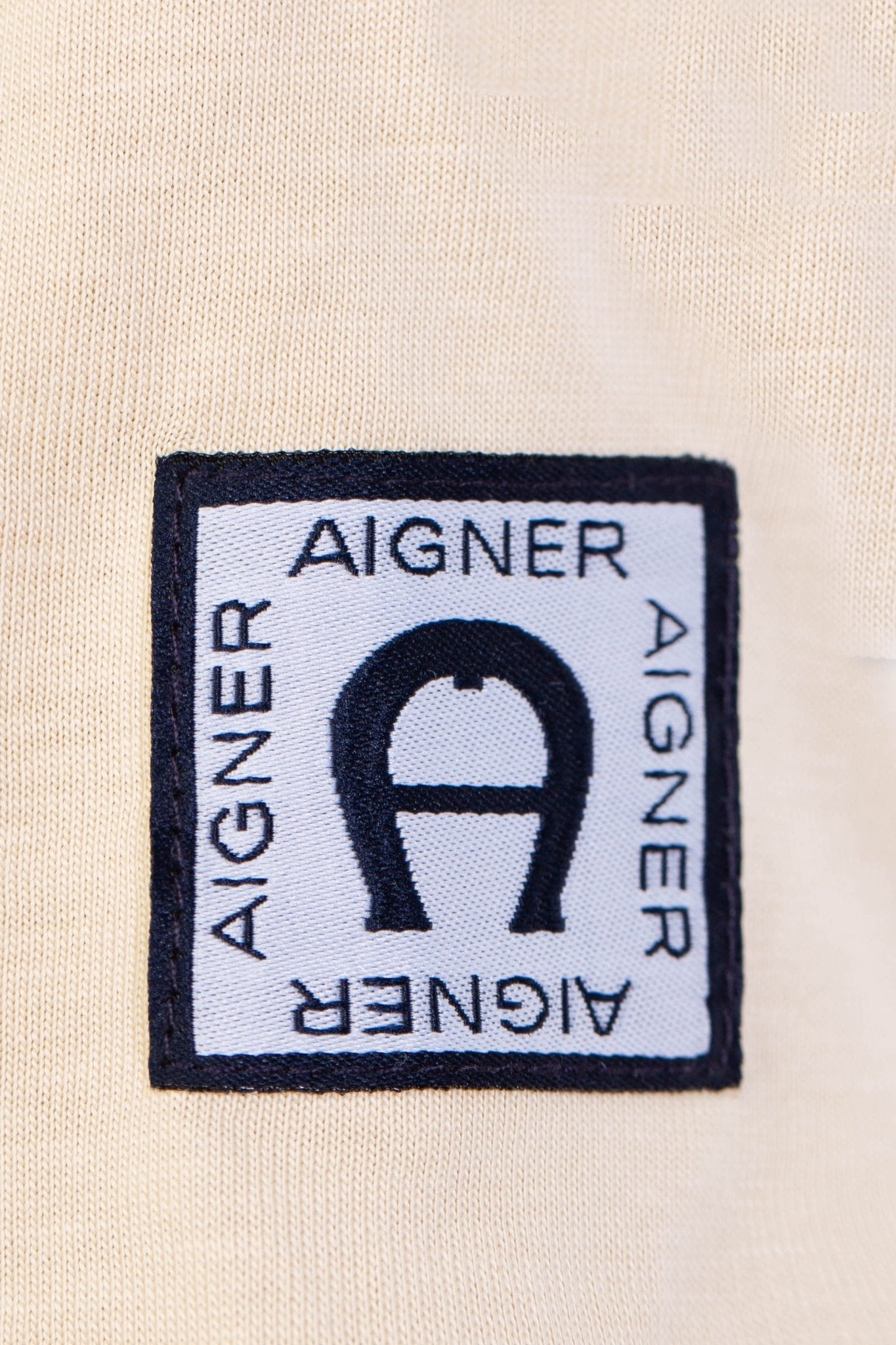 AIGNERGraphic Logo T-shirt4062176840312SAVANNA