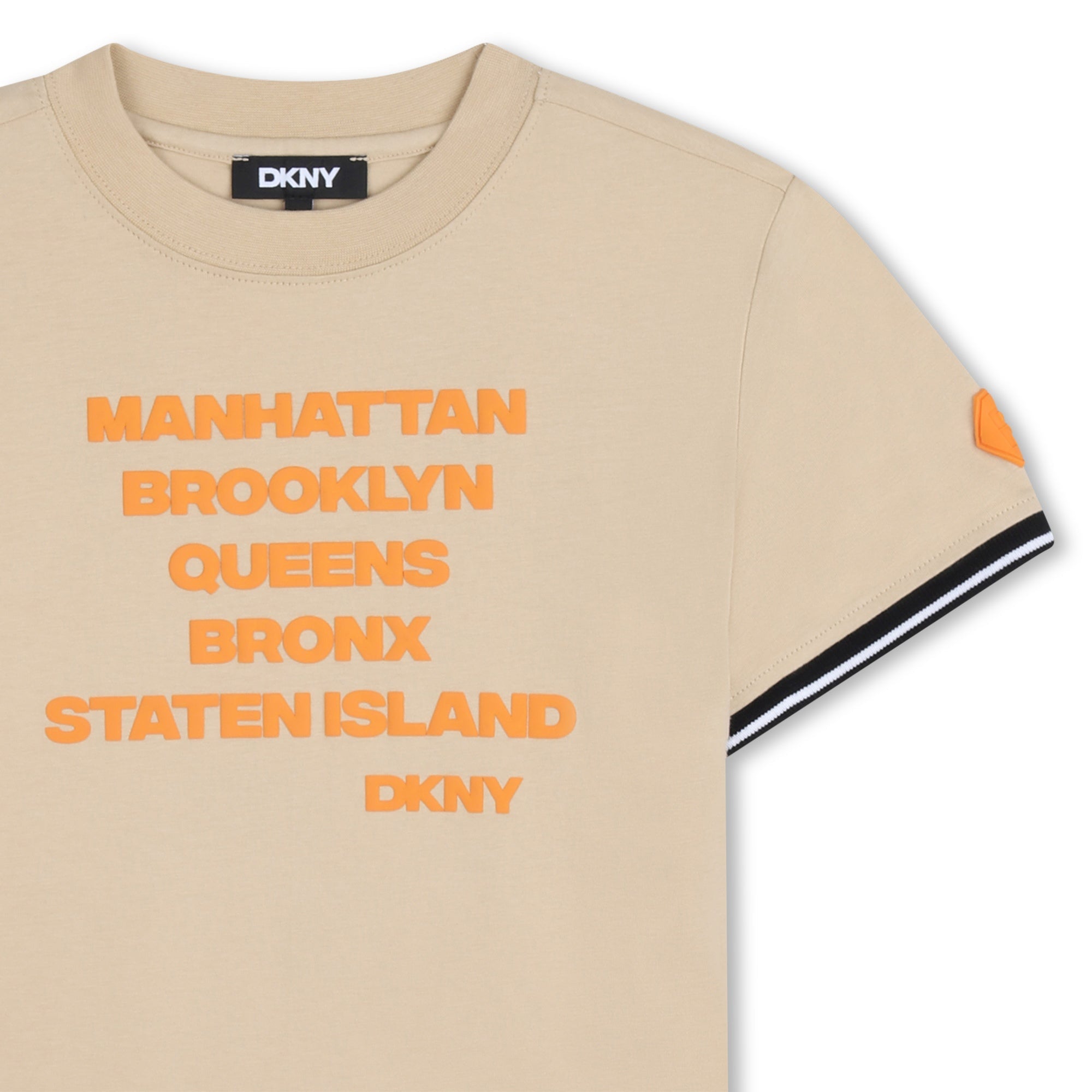 DKNYLogo Patch T-Shirt3617165911132SAVANNA