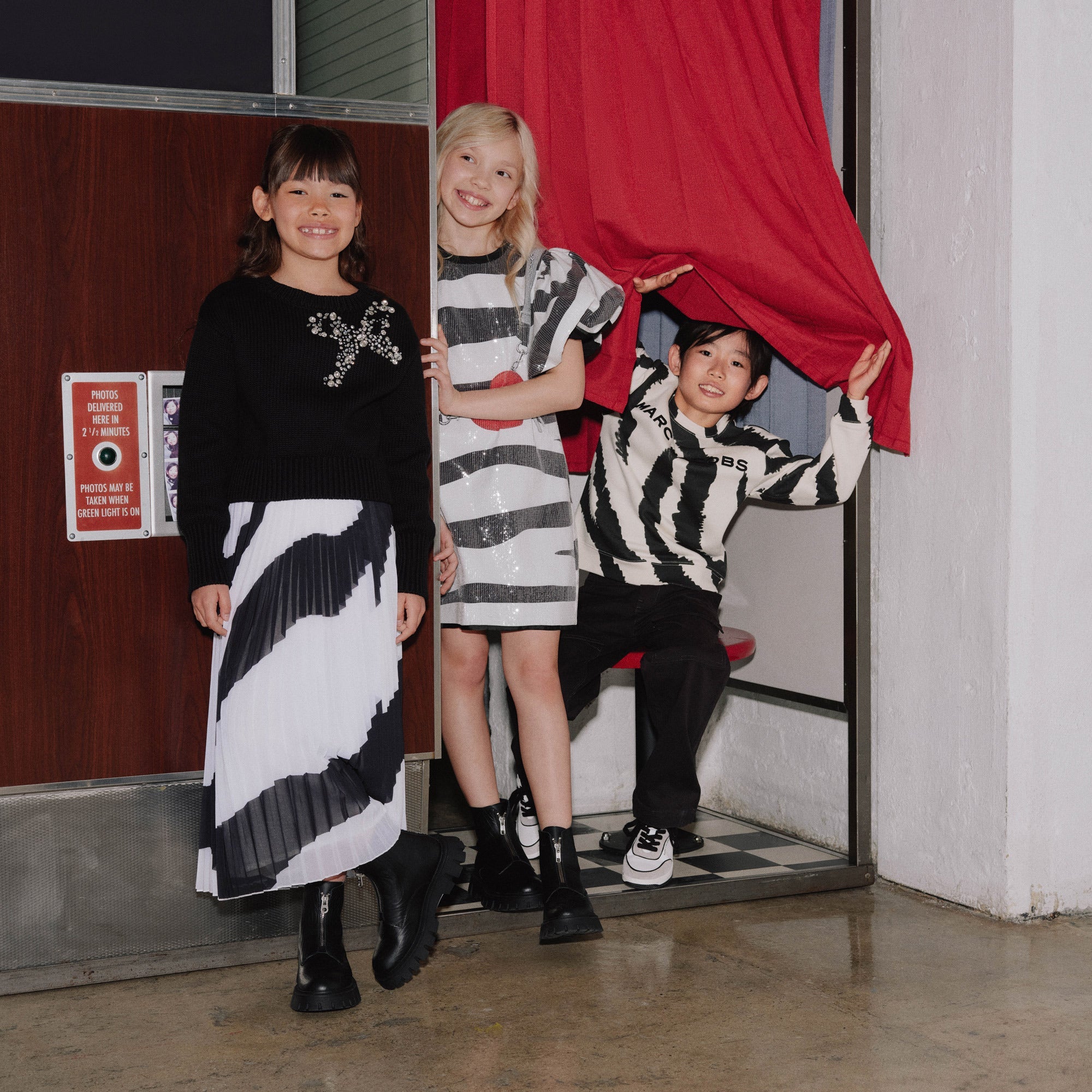 MARC JACOBSPearl Embroidered Sweater3617165526497SAVANNA