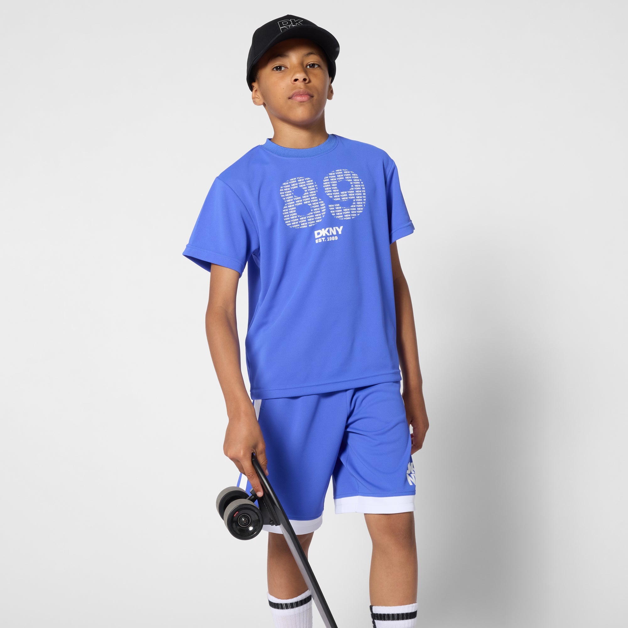 DKNYLogo Patch T-Shirt3617165889738SAVANNA