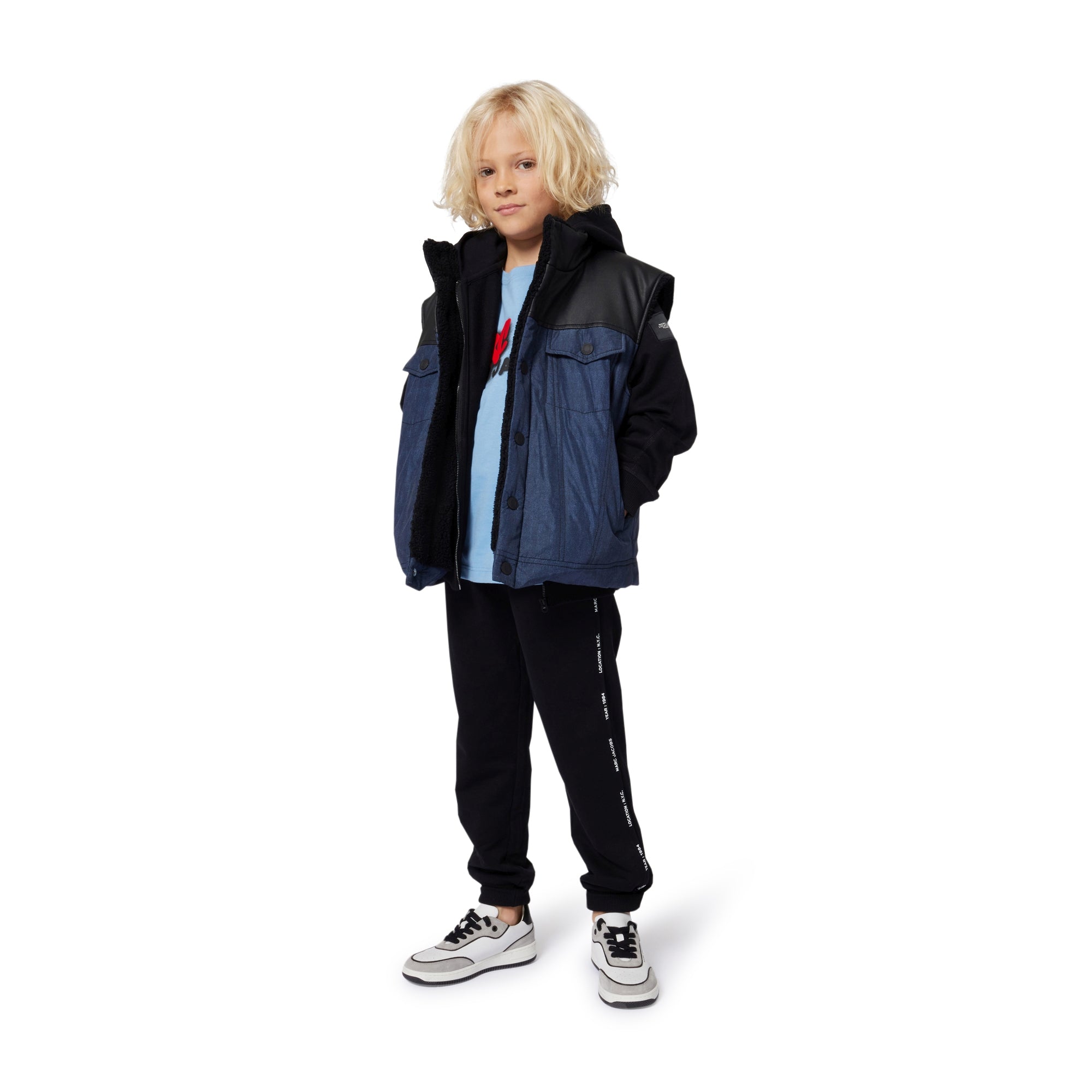 MARC JACOBSSpray Logo Print T-Shirt3617165555893SAVANNA